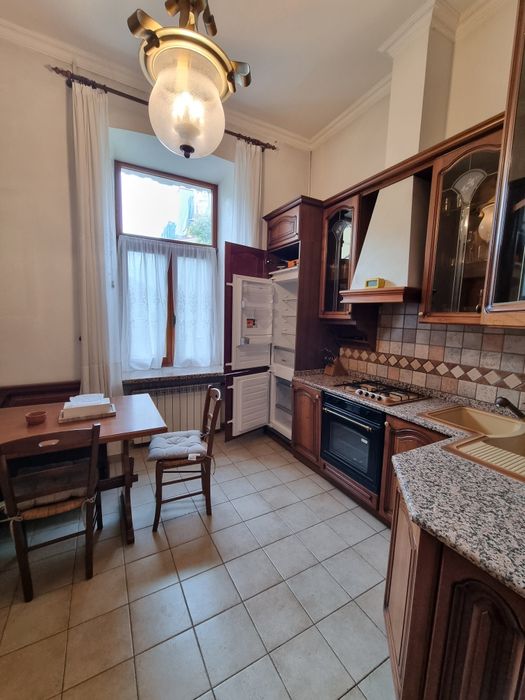 Подол, Андреевский спускск 2в, статусный дом, высокие потолки