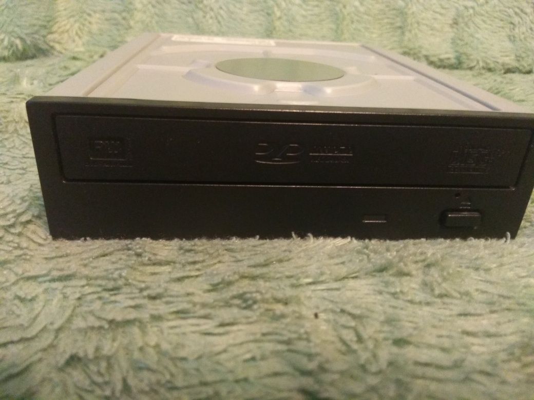 PIONEER DVD-R/RW writer unit DVR-220LBK. В отличном состоянии.