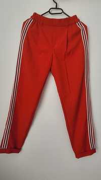 Czerwone bawełniane spodnie Bershka