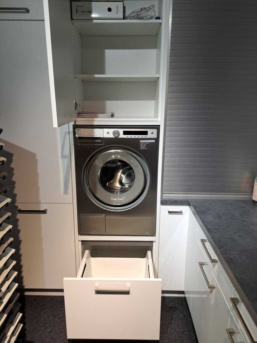 Meble Nolte z ekspozycji (pralnia)