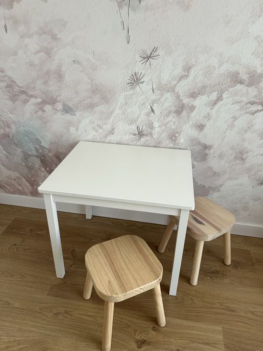 Stolik kritter + krzesełka flisat ikea