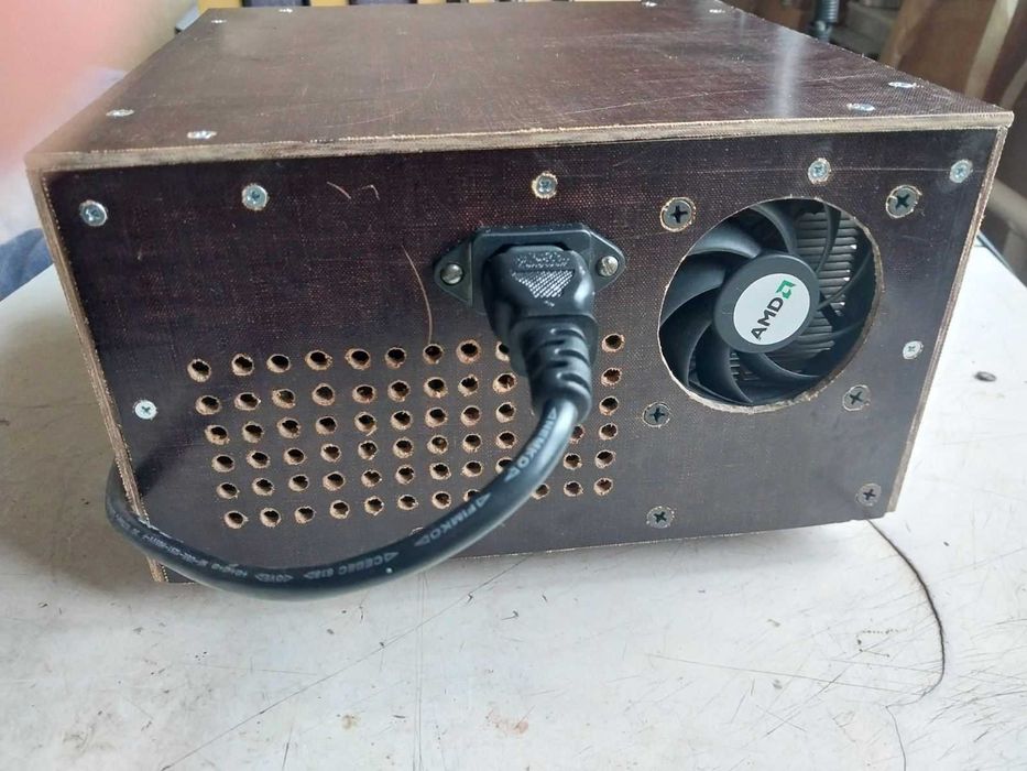 Автозарядное/блок питания: 0.9-20V/6A с защитой от к.з. и переполюсовк