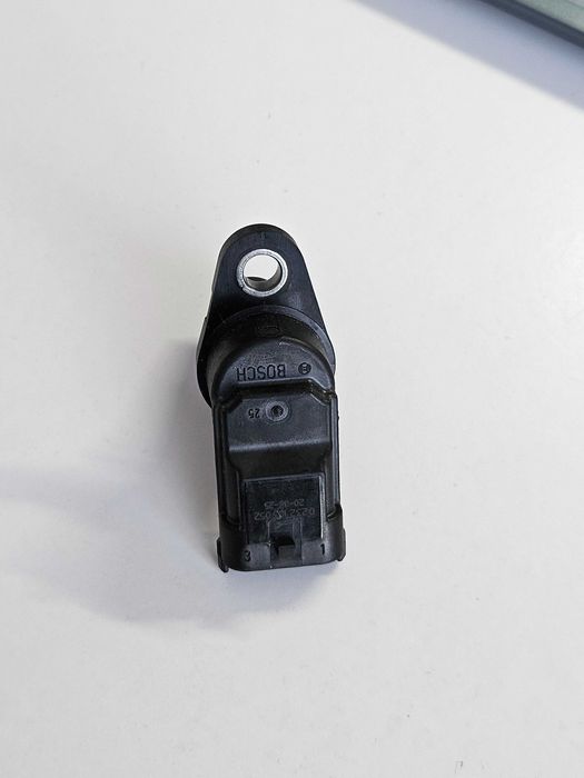 Продам датчик положення распредвалу BOSCH на GEELY EMGRAND EC7 1.8.