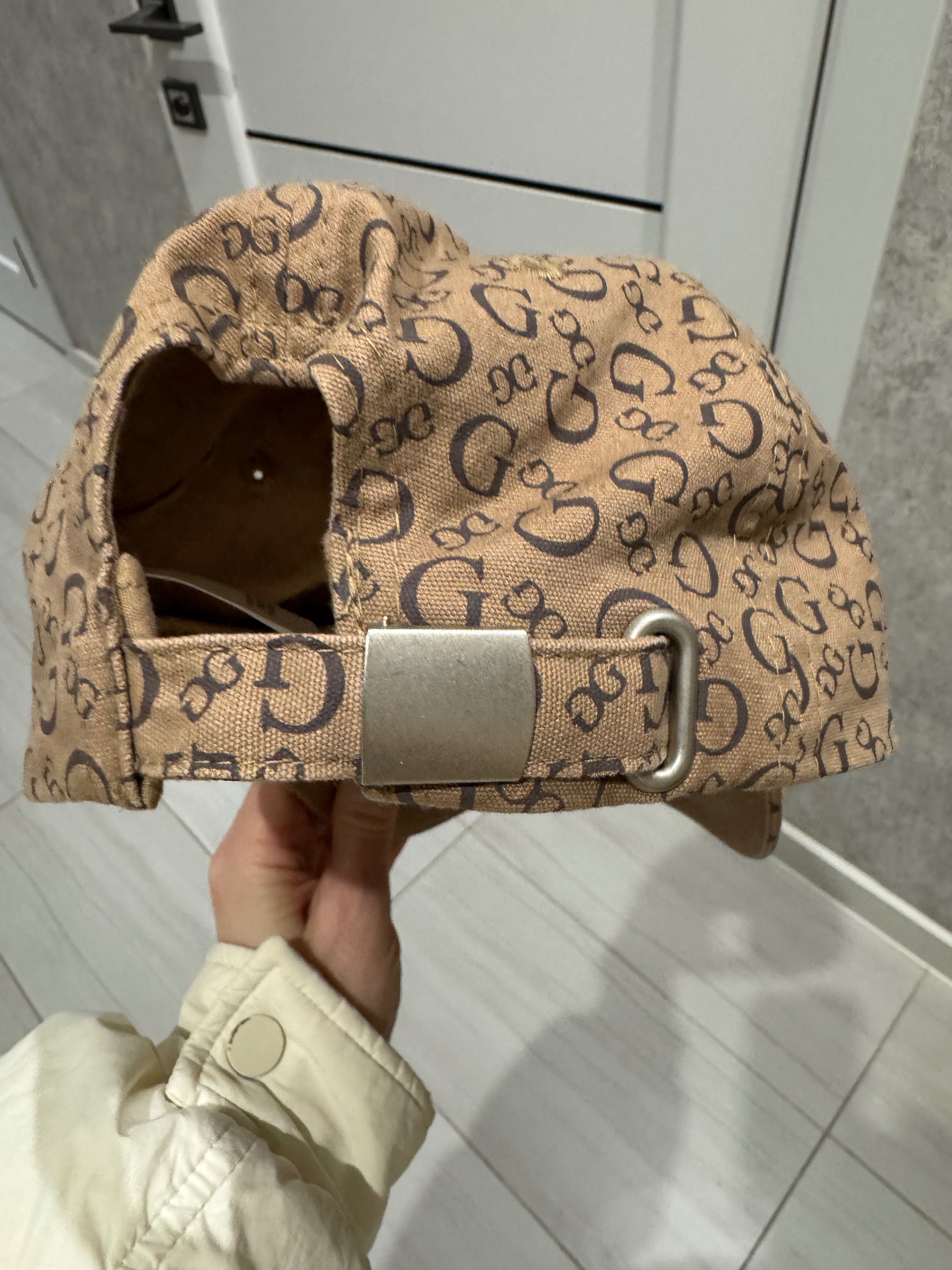 Кепка Guess оригінал ! Стан хороший !