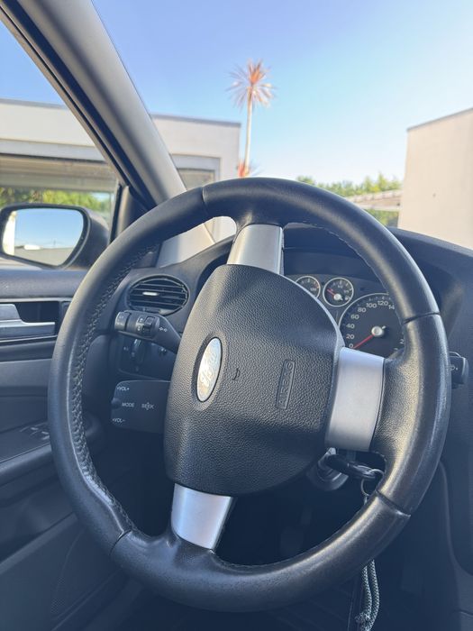 Ford Focus SW 1.4 a gasolina