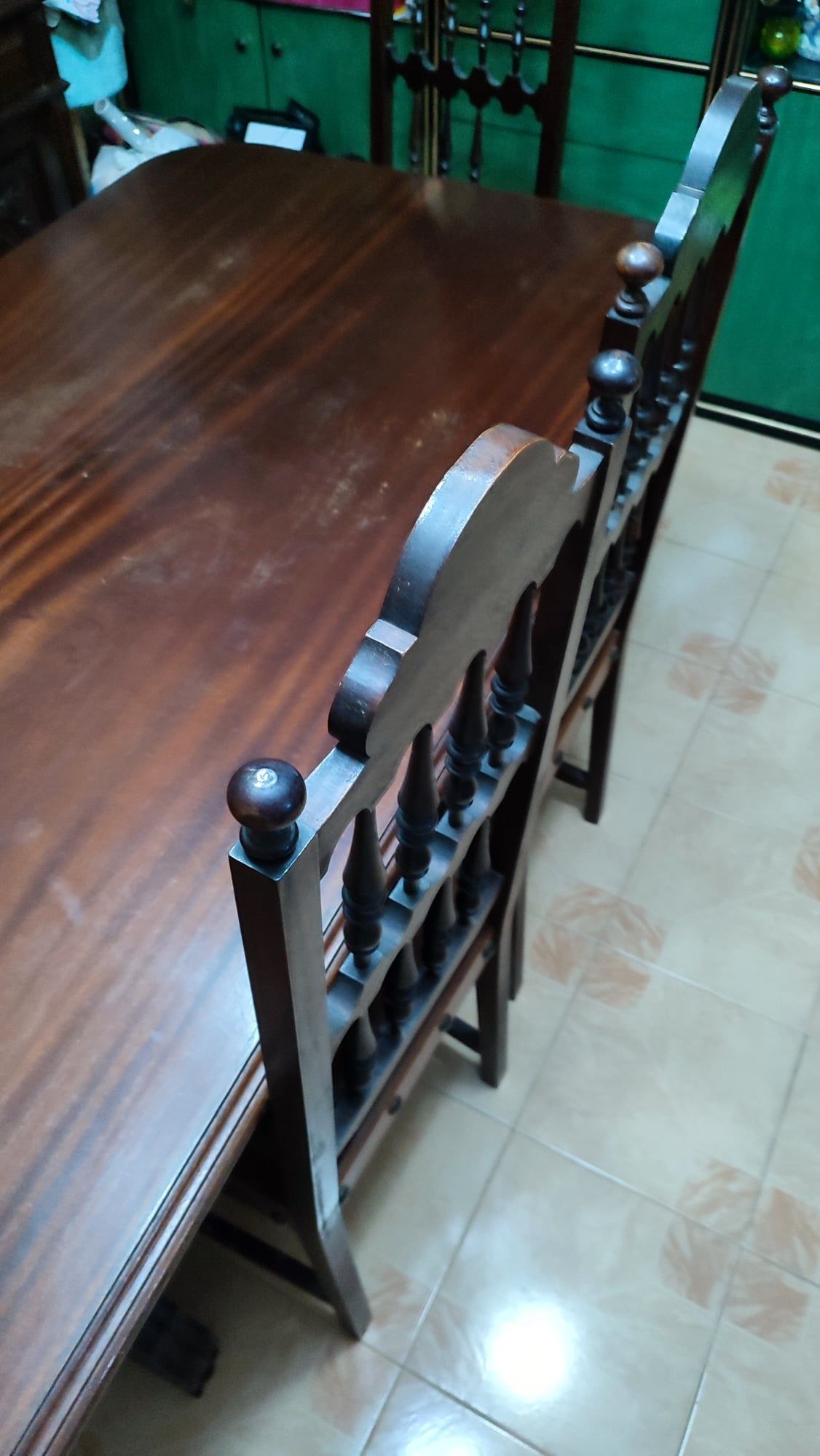 Mesa de sala de jantar + 6 cadeira em couro