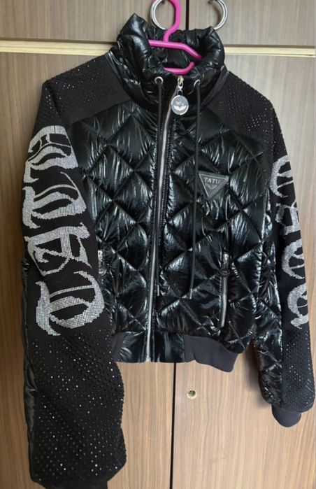 Kurtka zimowa błyszcząca z napisami L