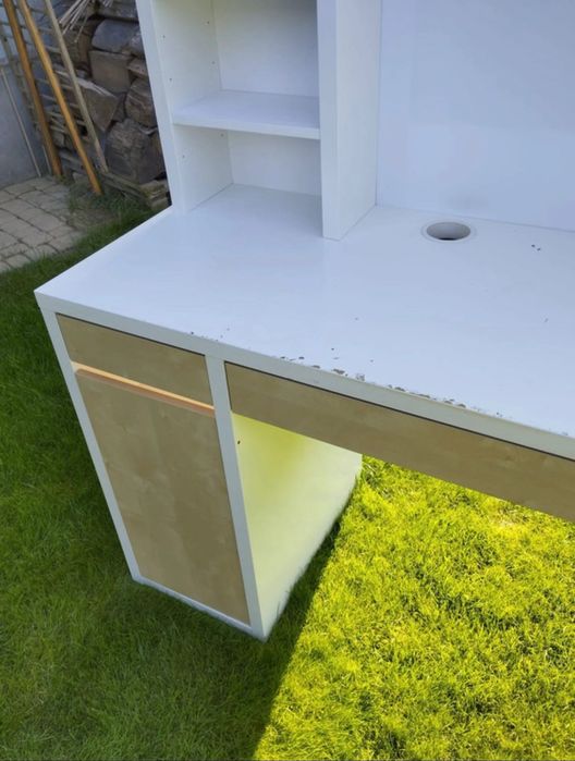 Biurko Micke Ikea z nadstawką