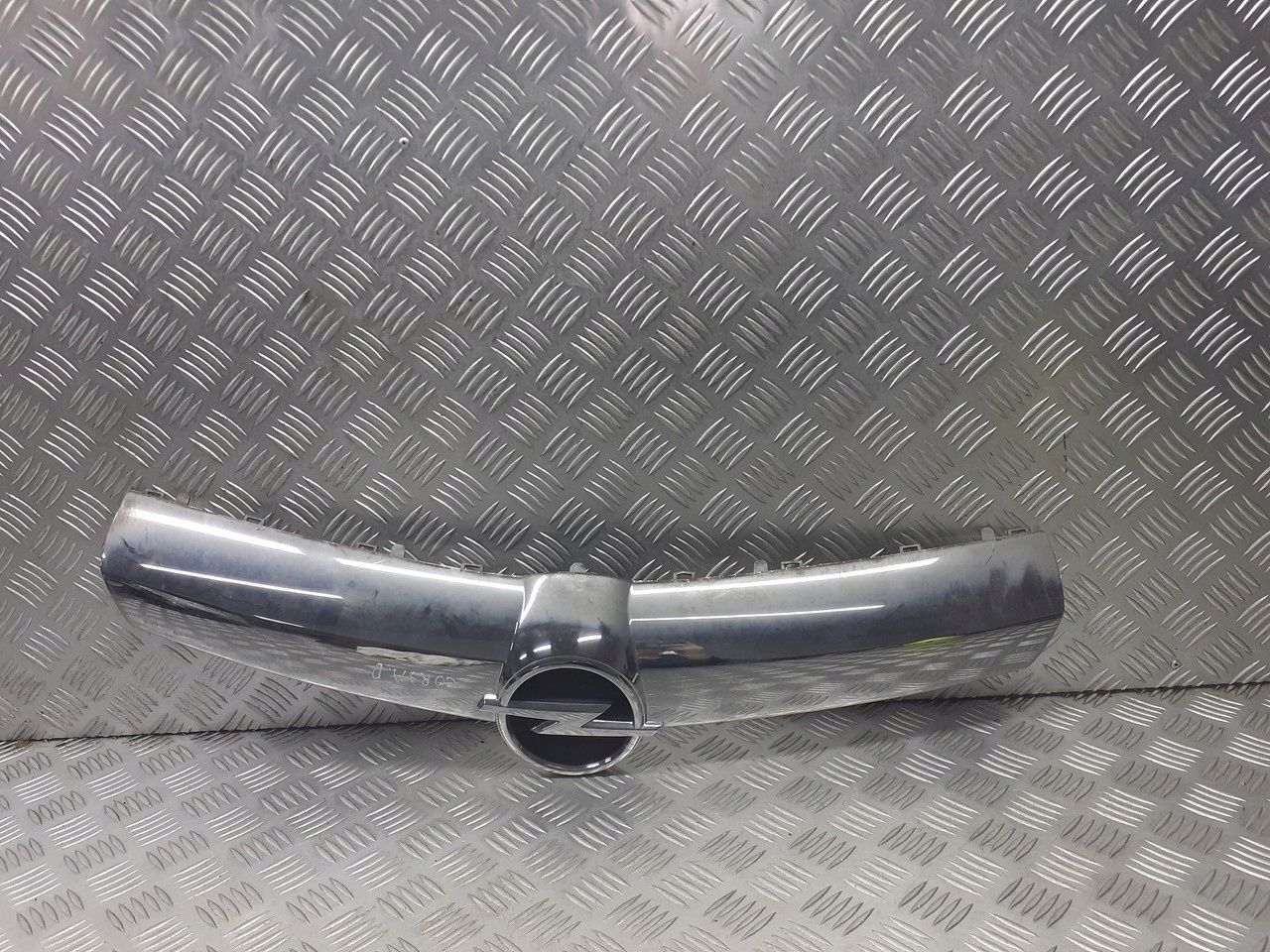 Atrapa Gril Grill Opel Corsa d 1.3 Cdti