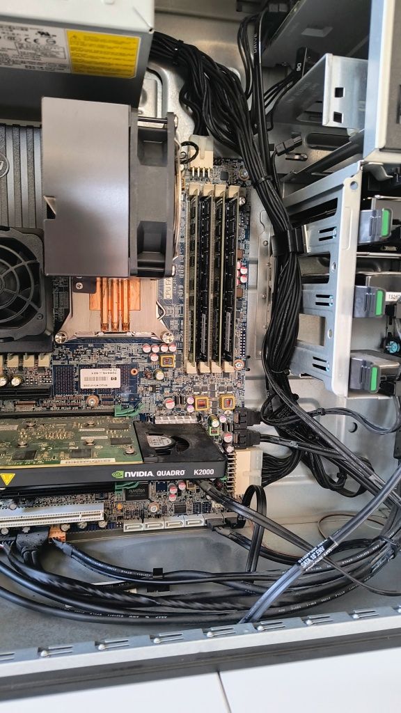 Komputer 32 GB RAM ponad 3TB pamięci
