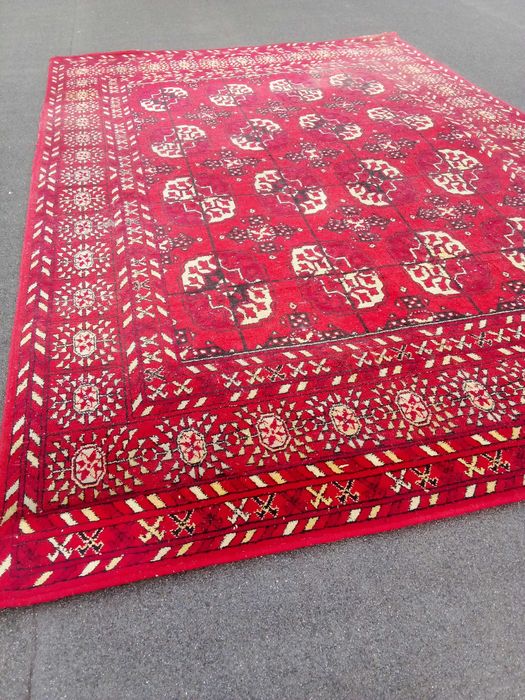 Продам килим (2шт) та килимове покриття