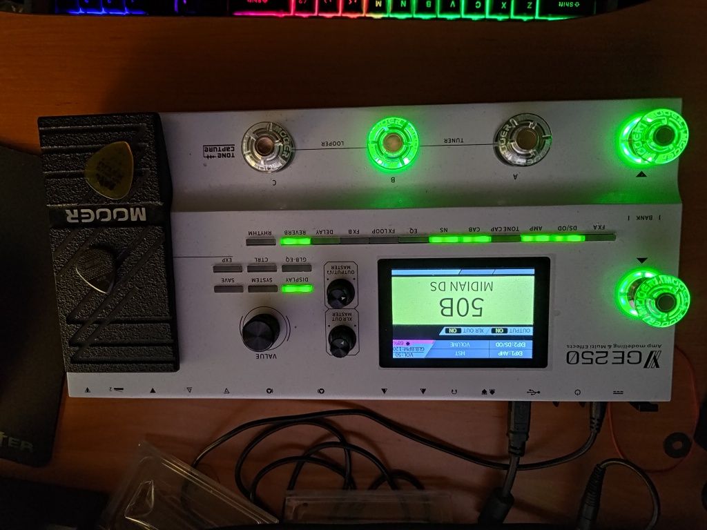 Mooer ge 250 modeler multiefekt line 6 Boss