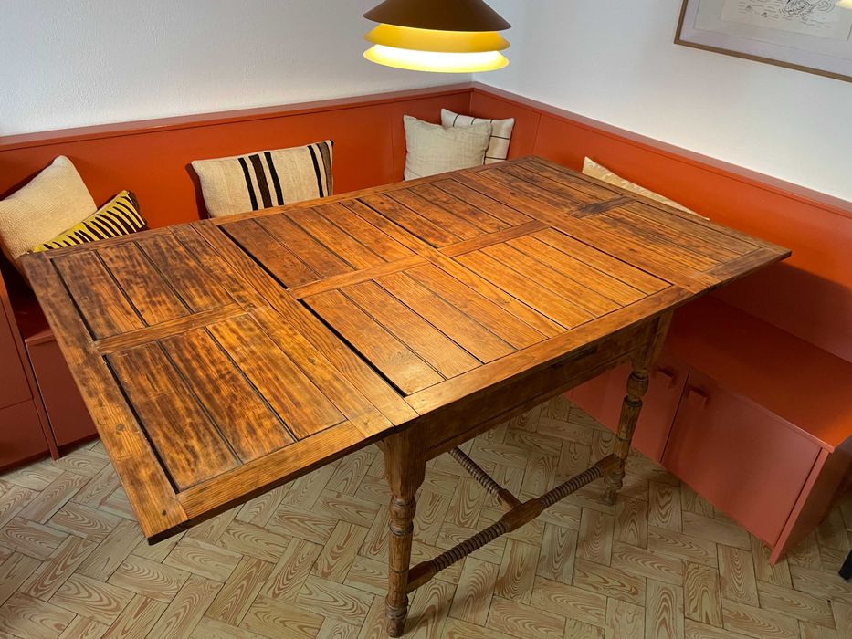 Mesa de jantar extensível em madeira antiga