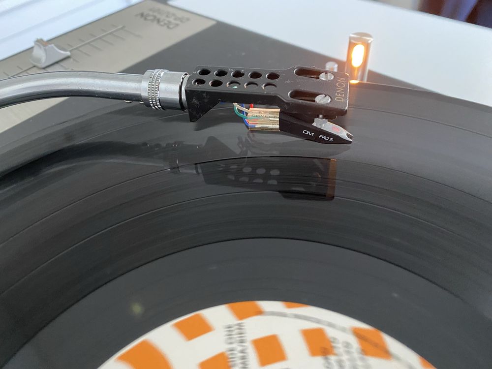 Gramofon Denon DP-DJ101