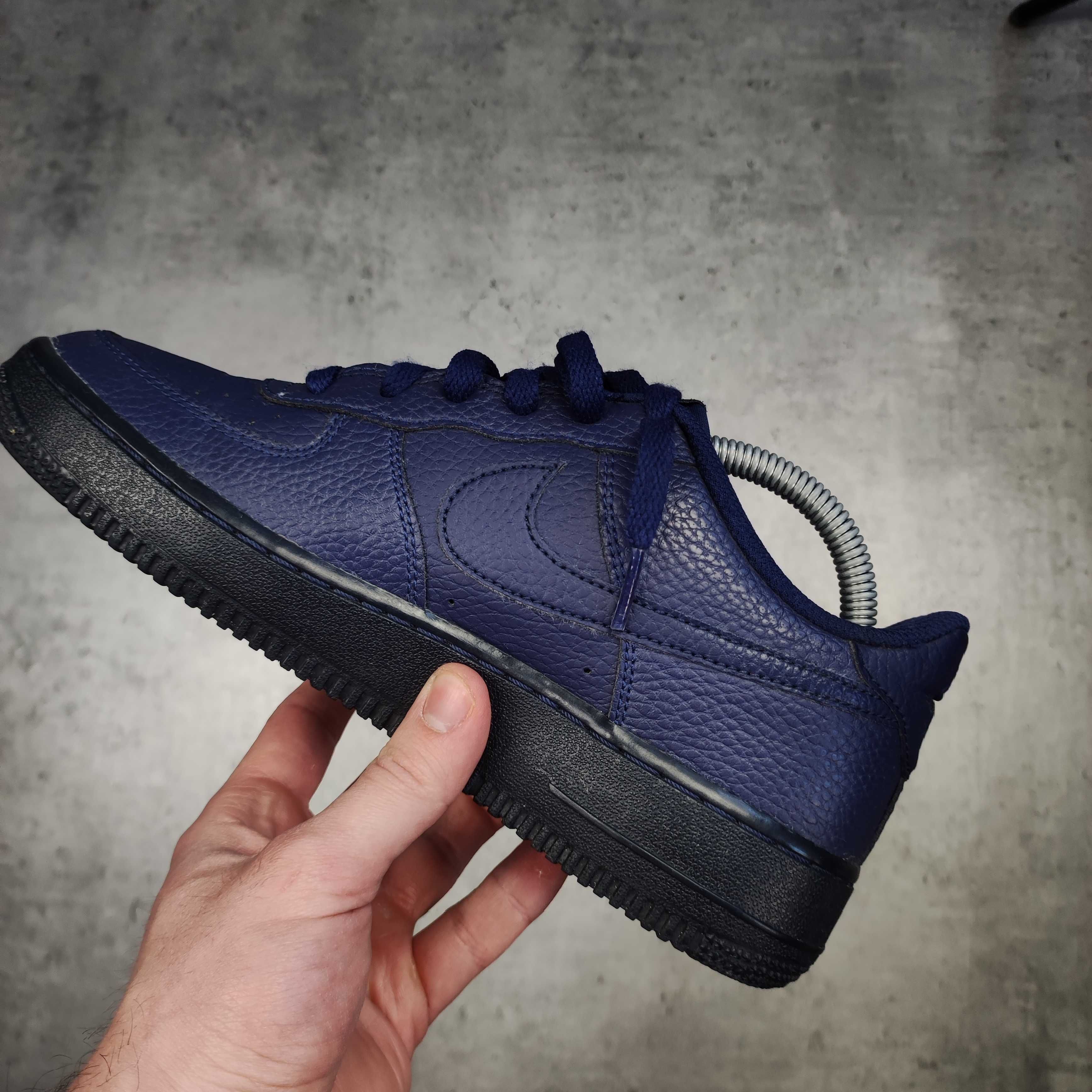 DAMSKIE Buty Sportowe Sneakersy Nike AIR Force 1 Granatowe Logo Niskie