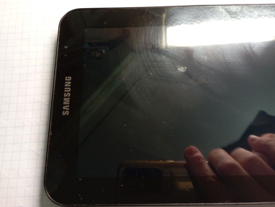 Планшет Digma Hit 7" или Samsung  GT-P1000