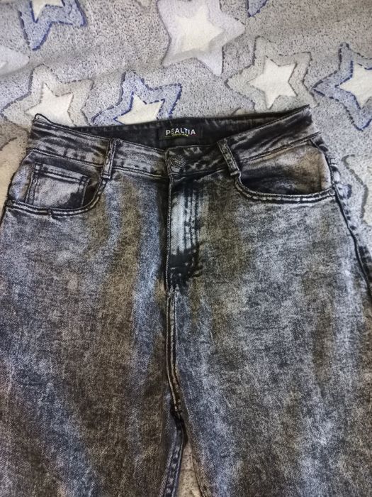 Продам Женские джинсы Мом