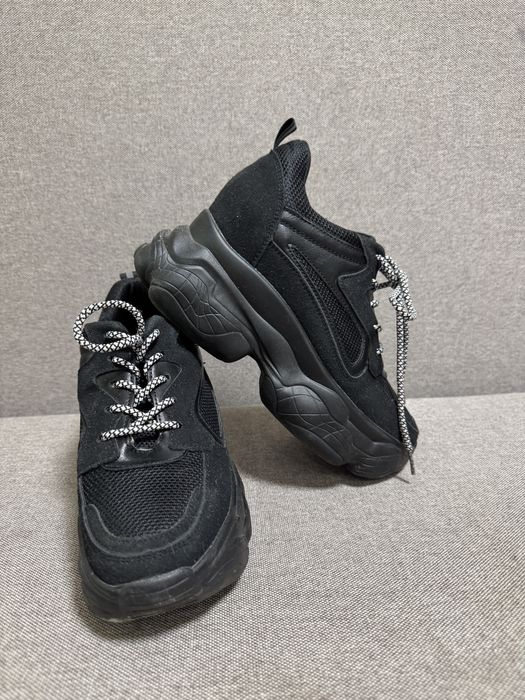 Чорні кросівки 37 розмір