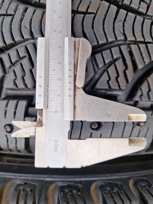 Opony zimowe Pirelli Winter Chrono 205/70r15C z kolcami