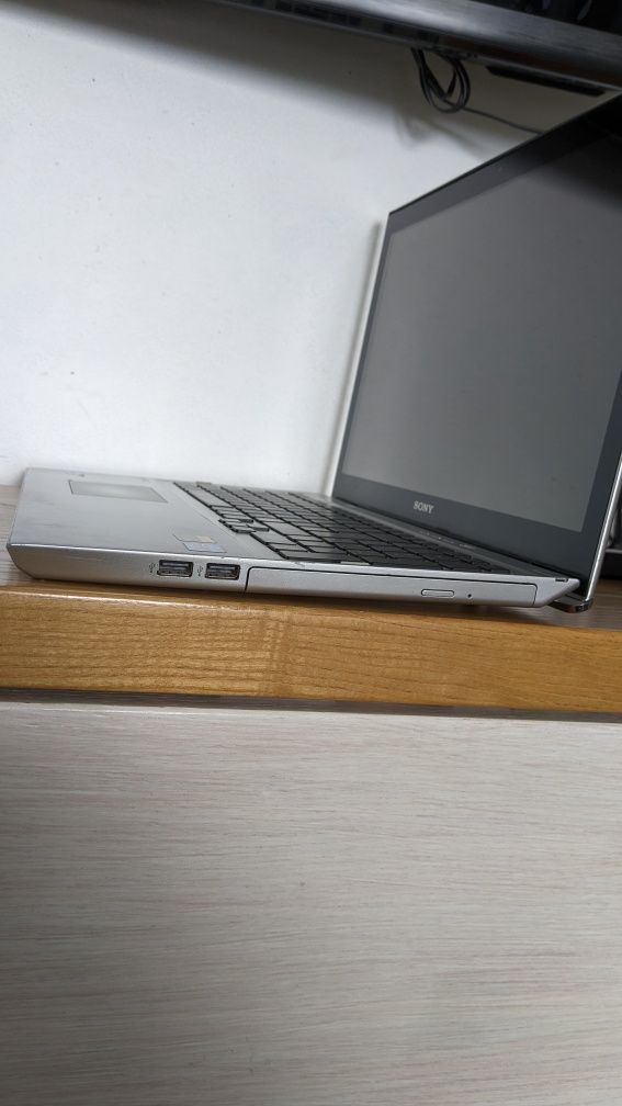 Ноутбук Sony vaio svt15, сенсорний дисплей 15дюймів