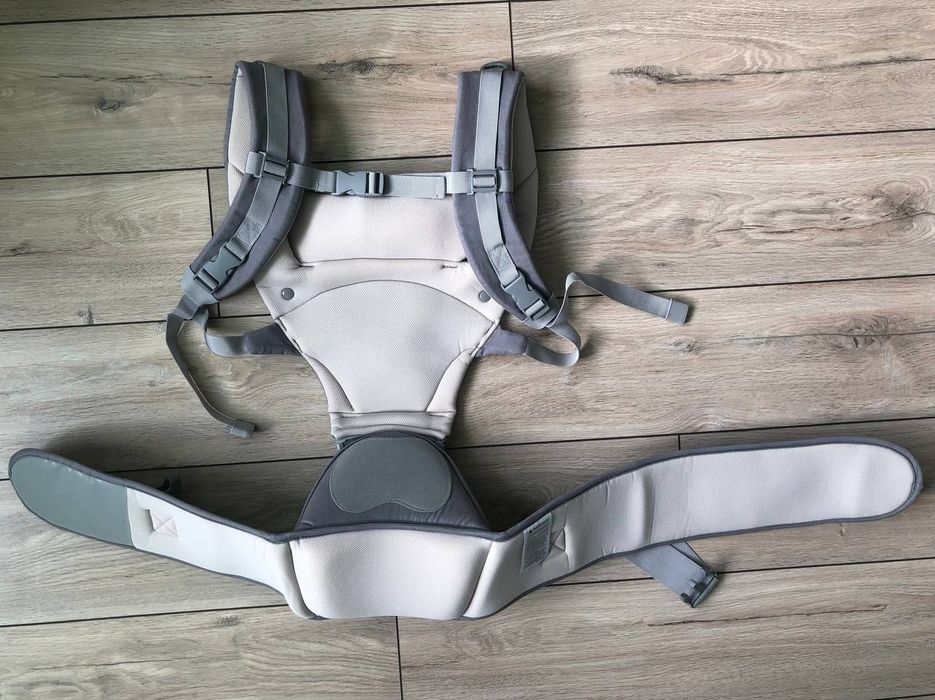 Хіпсіт Love carry baby carrier 6 в 1 сірого кольору.