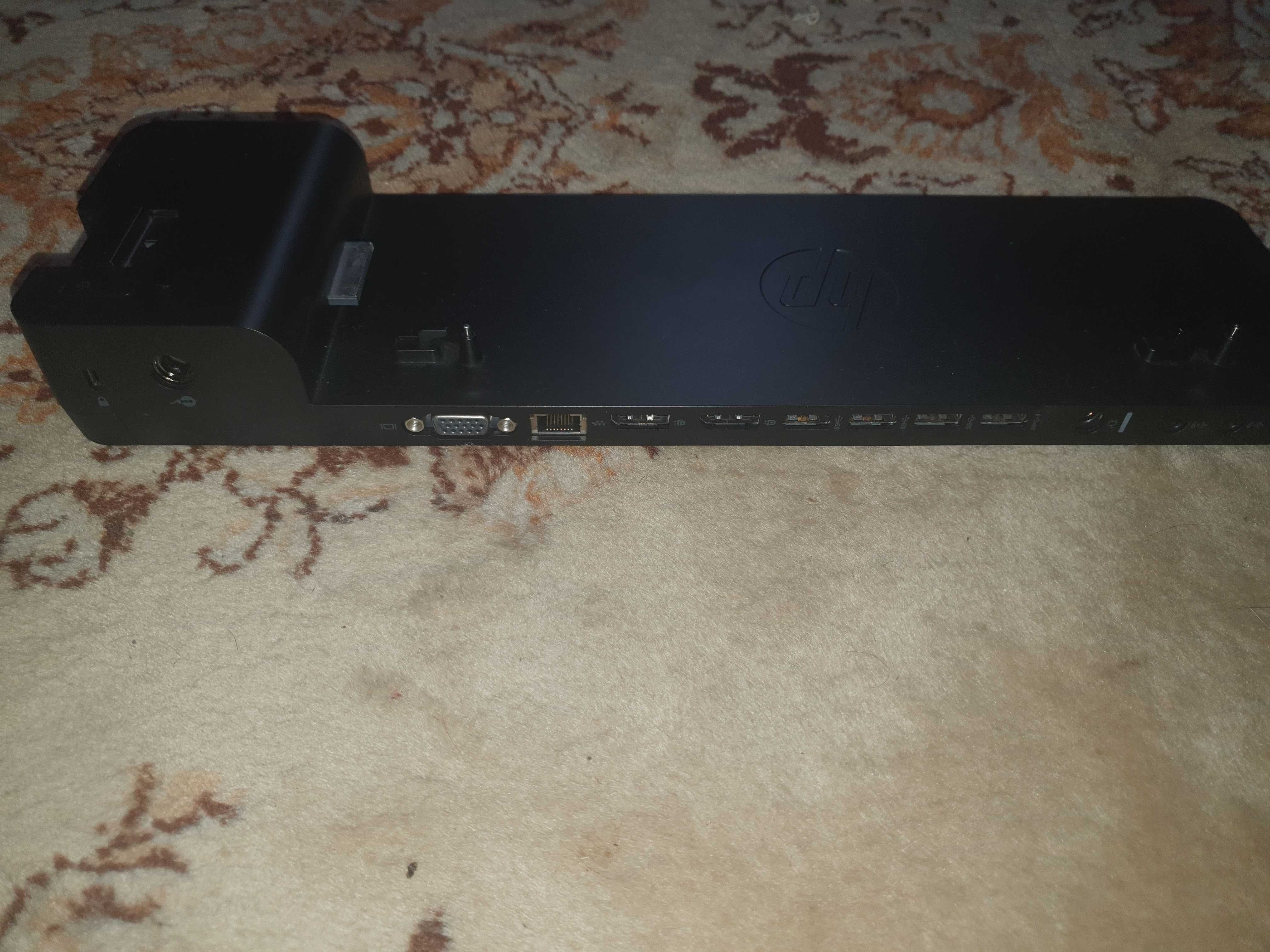 HP 2013 Ultraslim Docking Station HSTNN-IX10.
Відмінний стан.