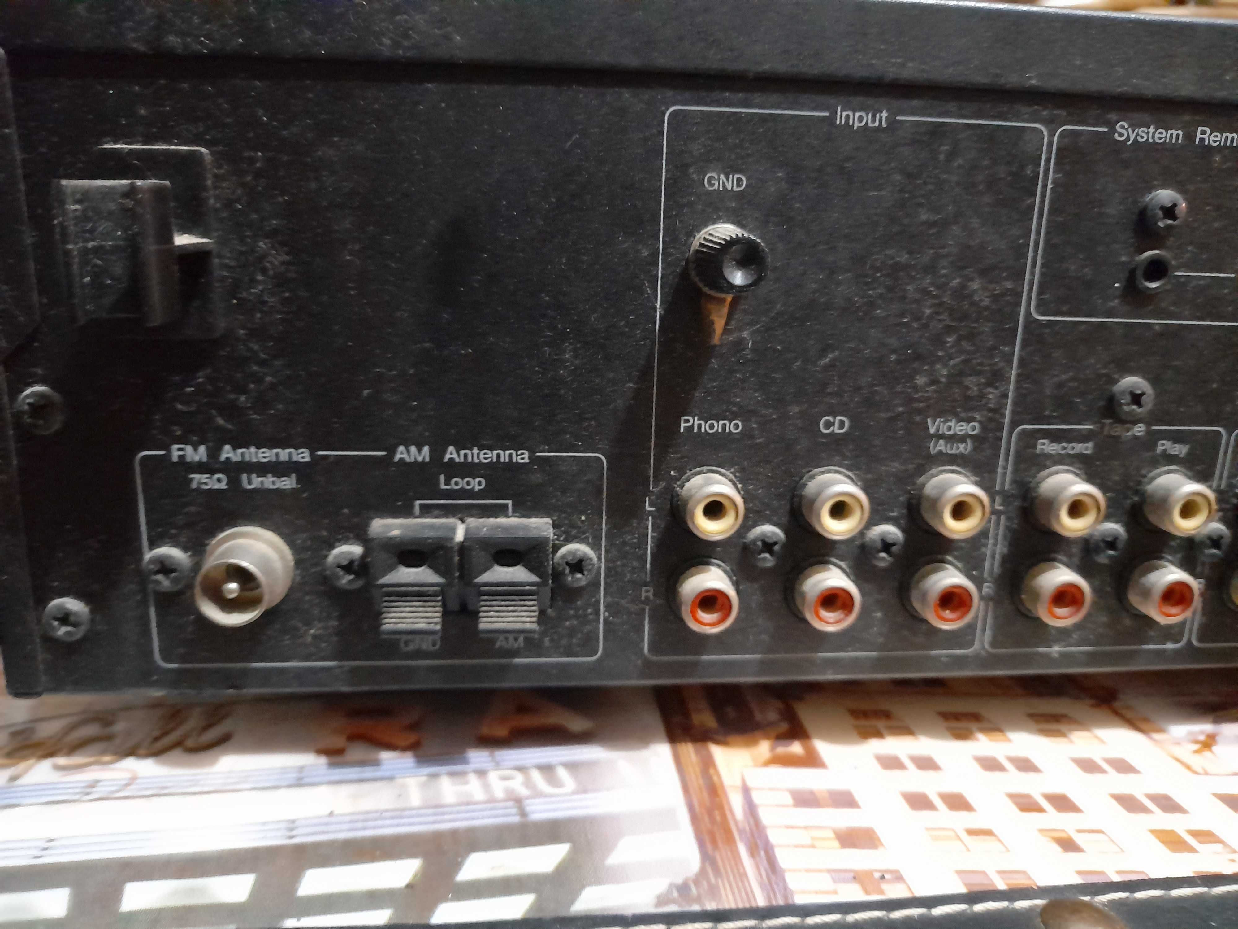 Amplificador NAKAmichi RECEIVER 3 usado, a funcionar e em bom estado.