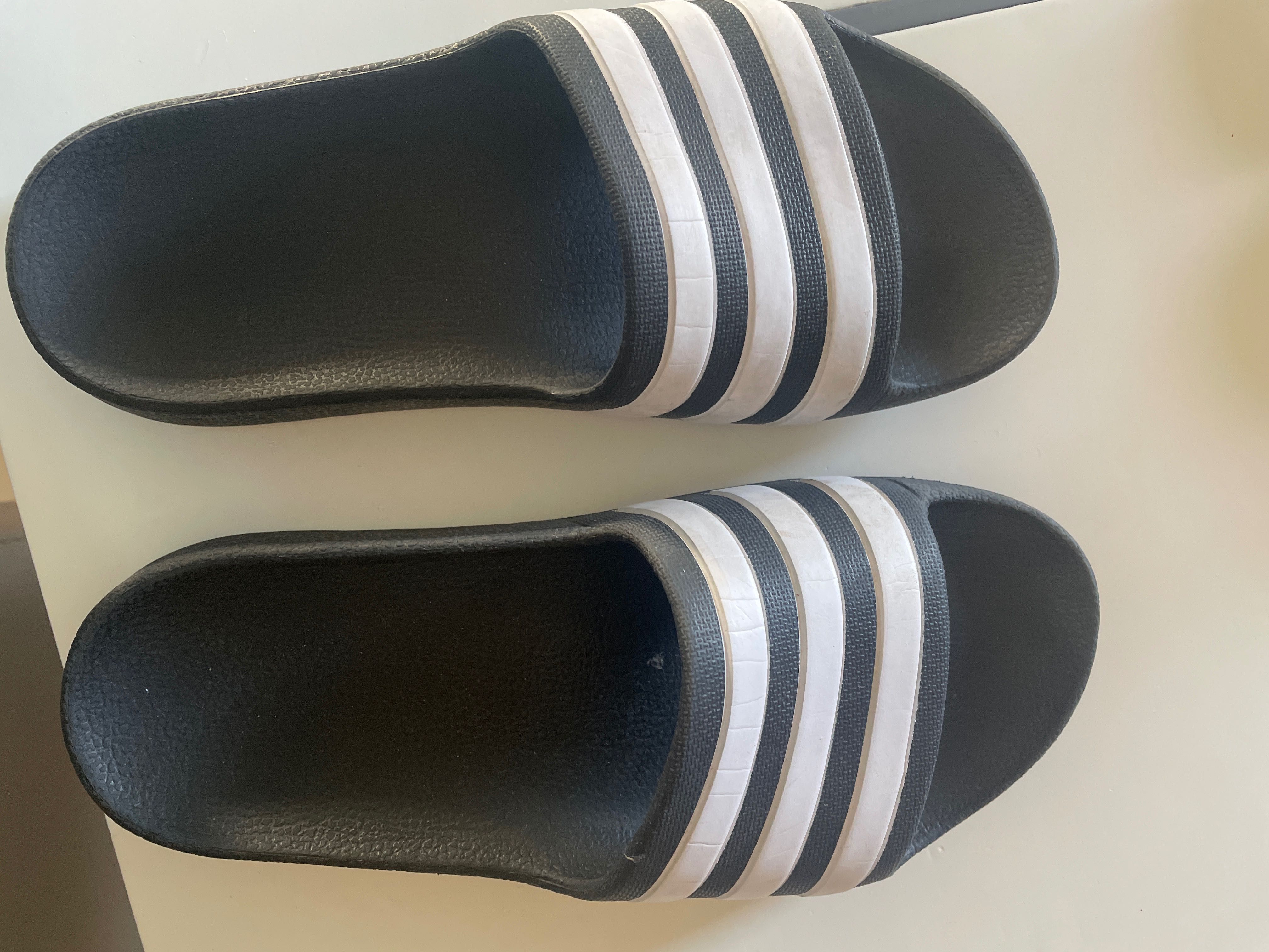 Chinelos Adidas criança