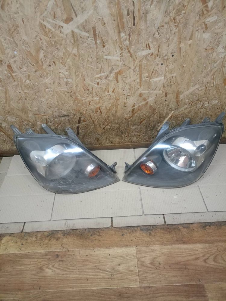 Передні фари Ford Fiesta MK6 Форд Фієста МК6 рестайлінг 2006-2008