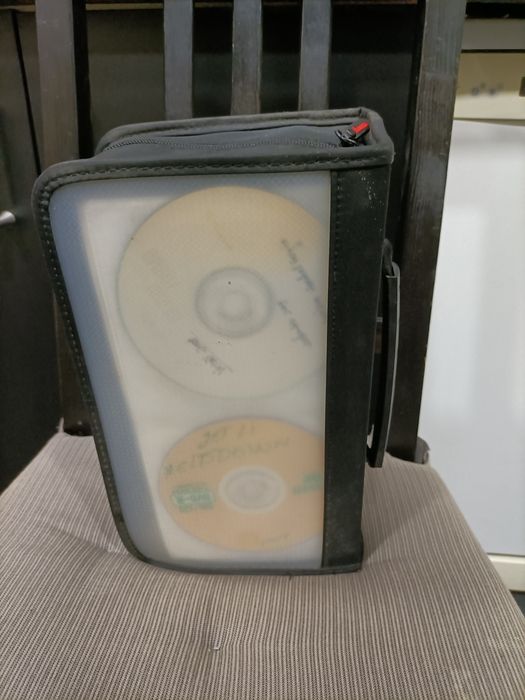 Mala porta CDS/DVD capacidade para 128 discos