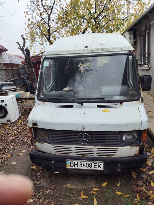 Продам два автобуса  MERCEDES -BENZ 208D и 310
