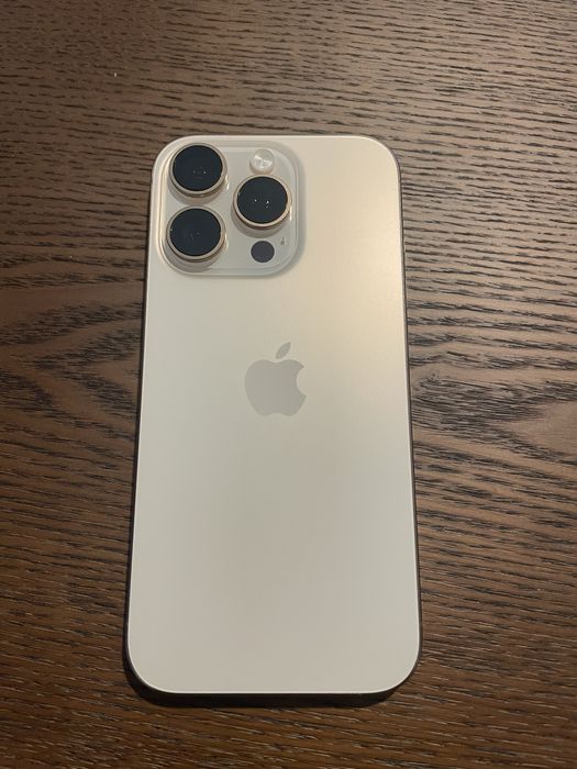 Iphone 16 pro Desert