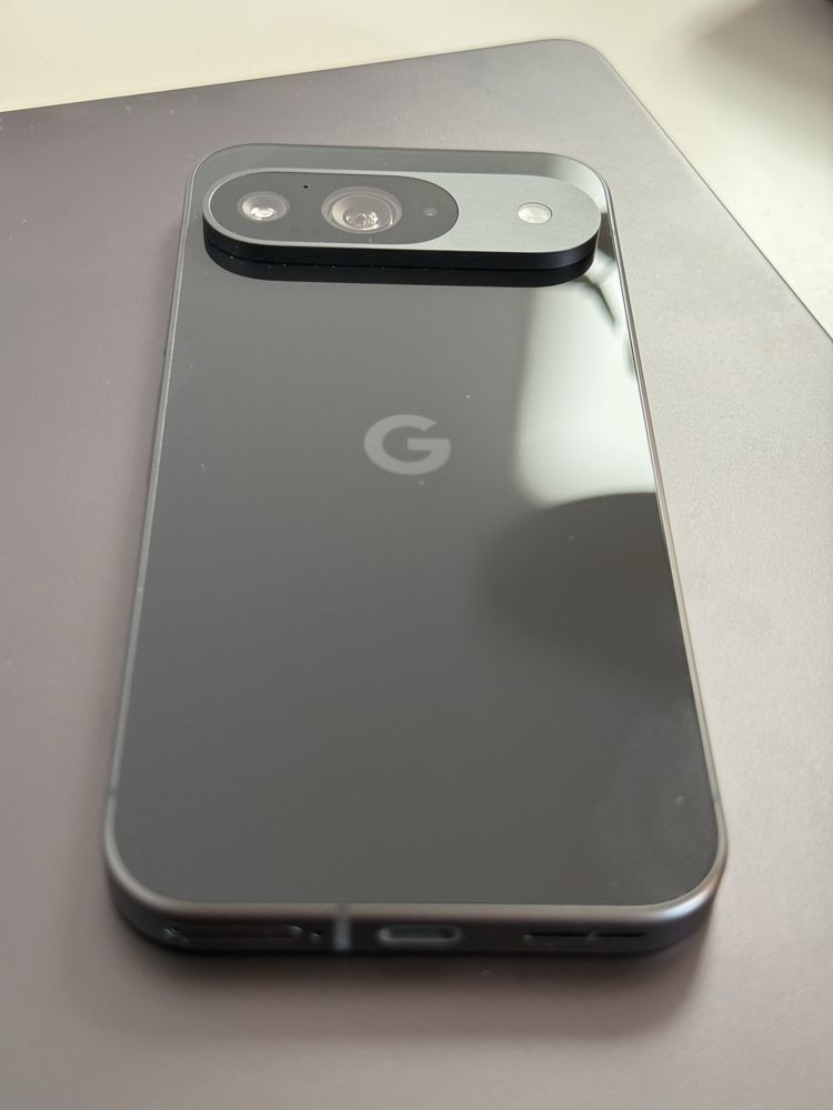 GOOGLE Pixel 9 5G 12/128GB 6.3" 120Hz Czarny