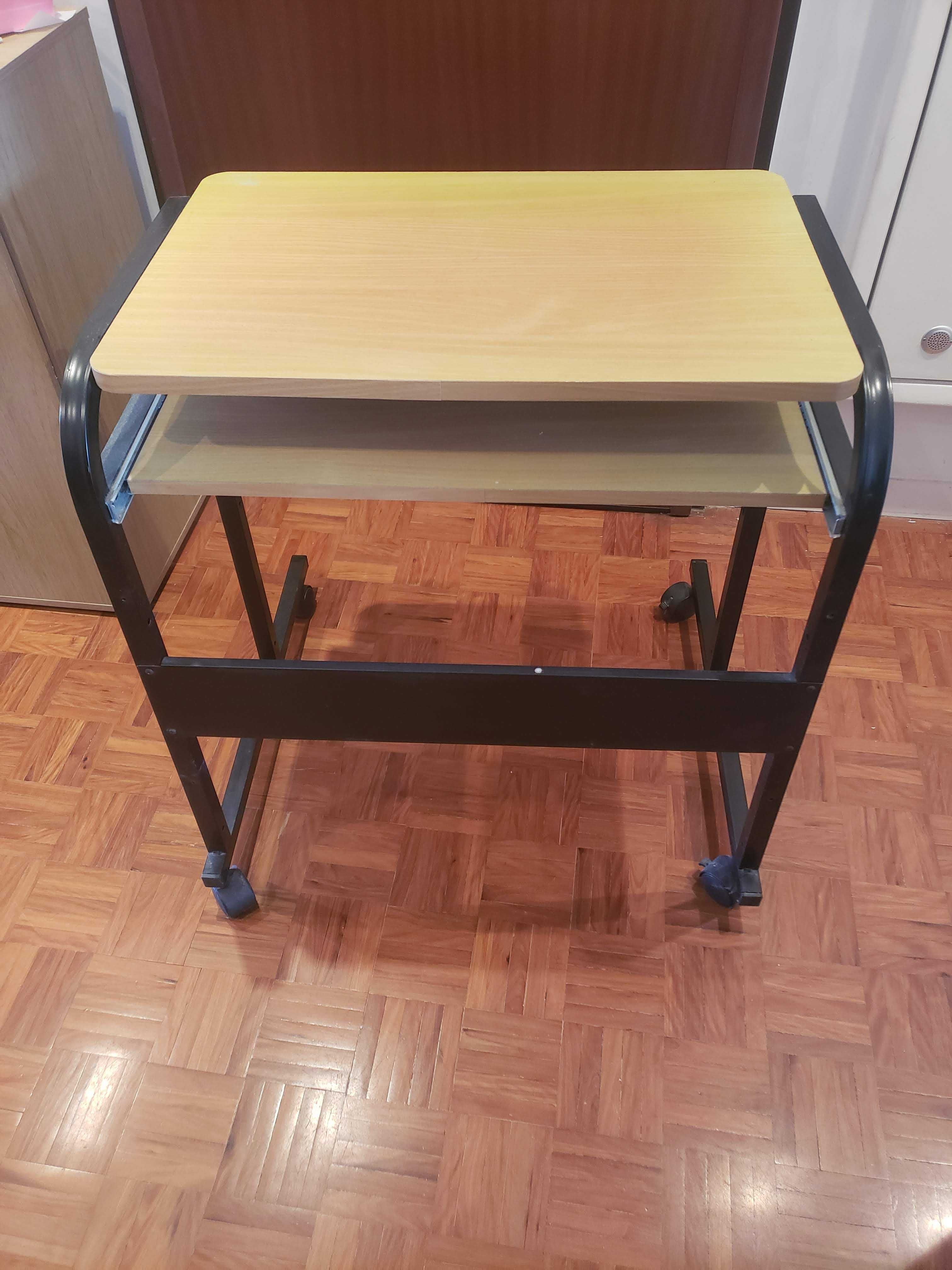Secretária para computador
