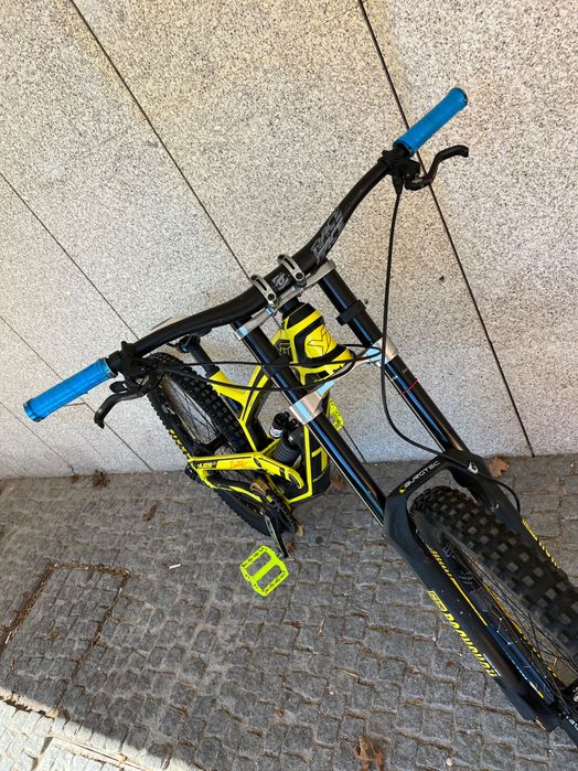 Yt tues Carbon Downhill