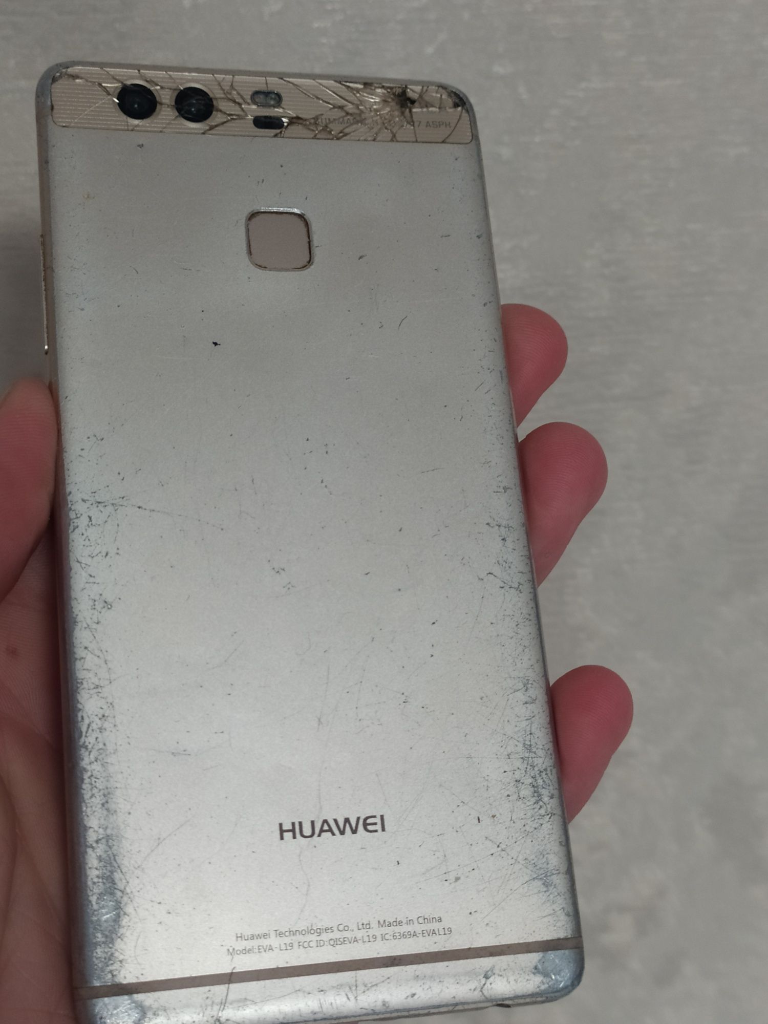 HUAWEI P9 (EVA-L19) на запчасти