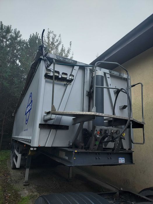 Naczepa Bodex KIS3B rok prod 2019, poj. 45m3, 2 szybry, 1 właściciel