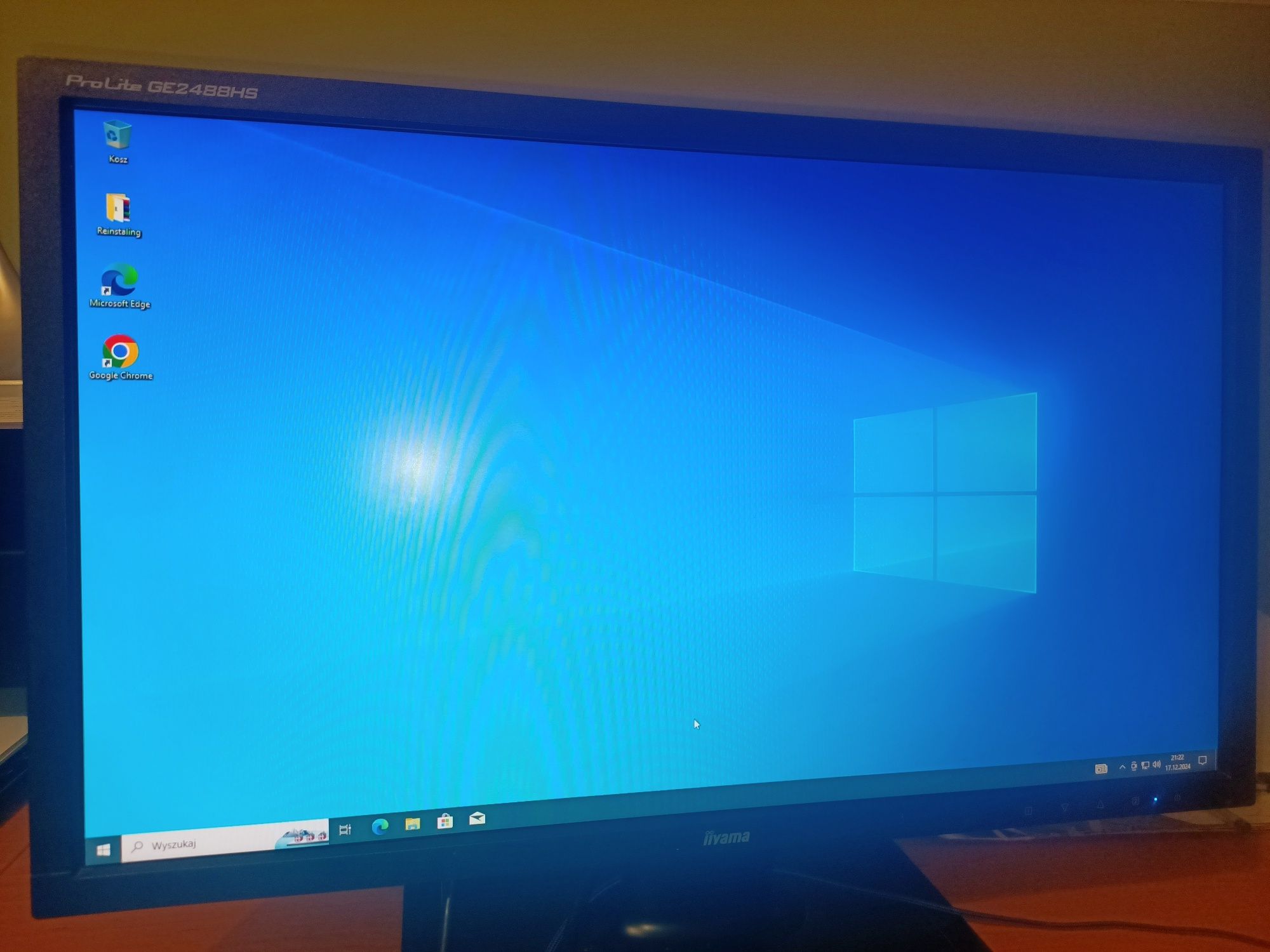 Komputer gamingowy z monitorem  i3-9100F/SSD970EVO500GB/RAM16GB3000MHz