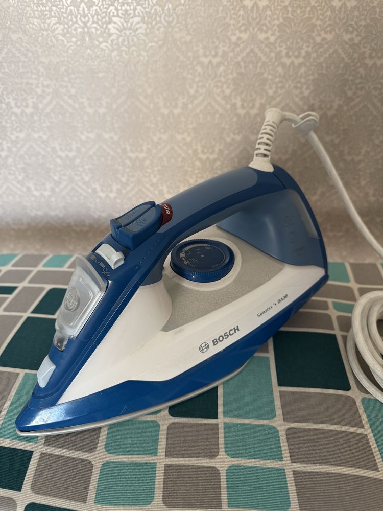 Праска Bosch з парою