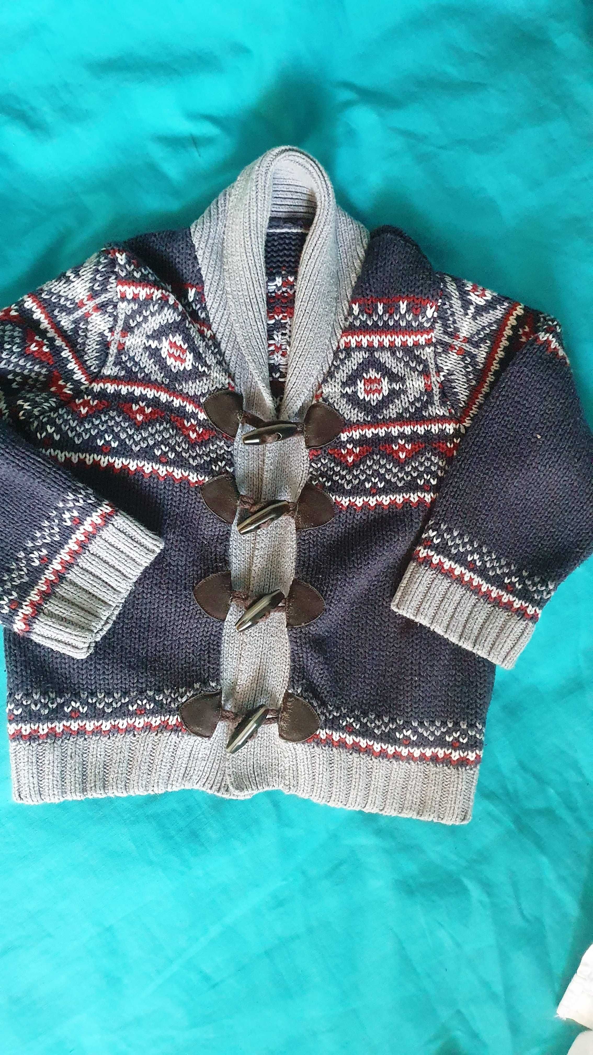 Новогодний свитер с оленем и кофта с узорами (фотосессия)