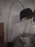 Lampa podłogowa stojąca.