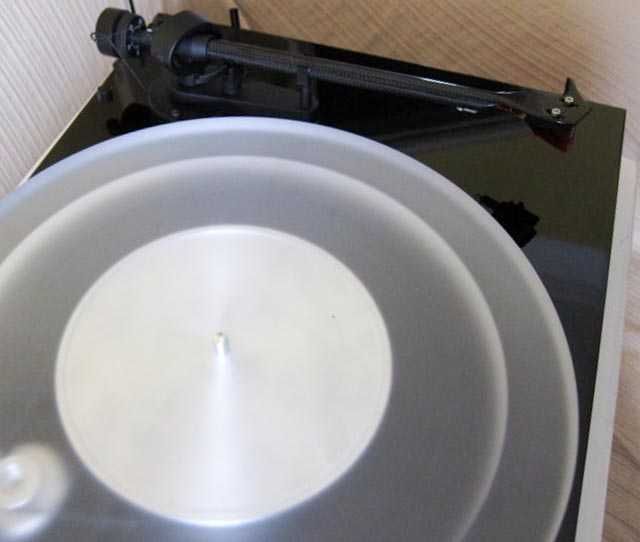 Gira-discos Pro-ject debut carbon evo com um mês de uso