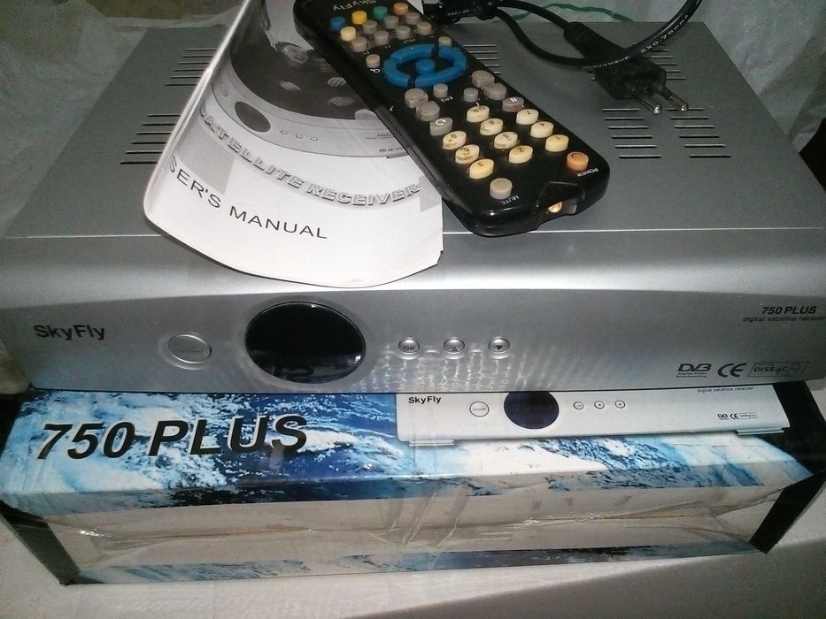 спутниковый приемник-тюнер SkyFly 750 PLUS (не рабочий)
