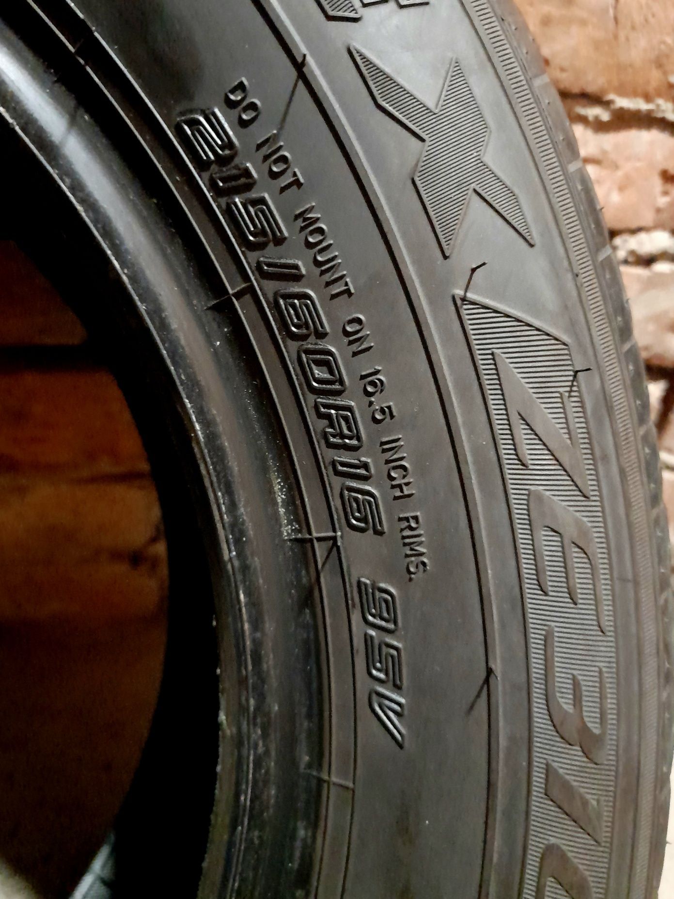 Opony letnie Falken 215/60/16.
