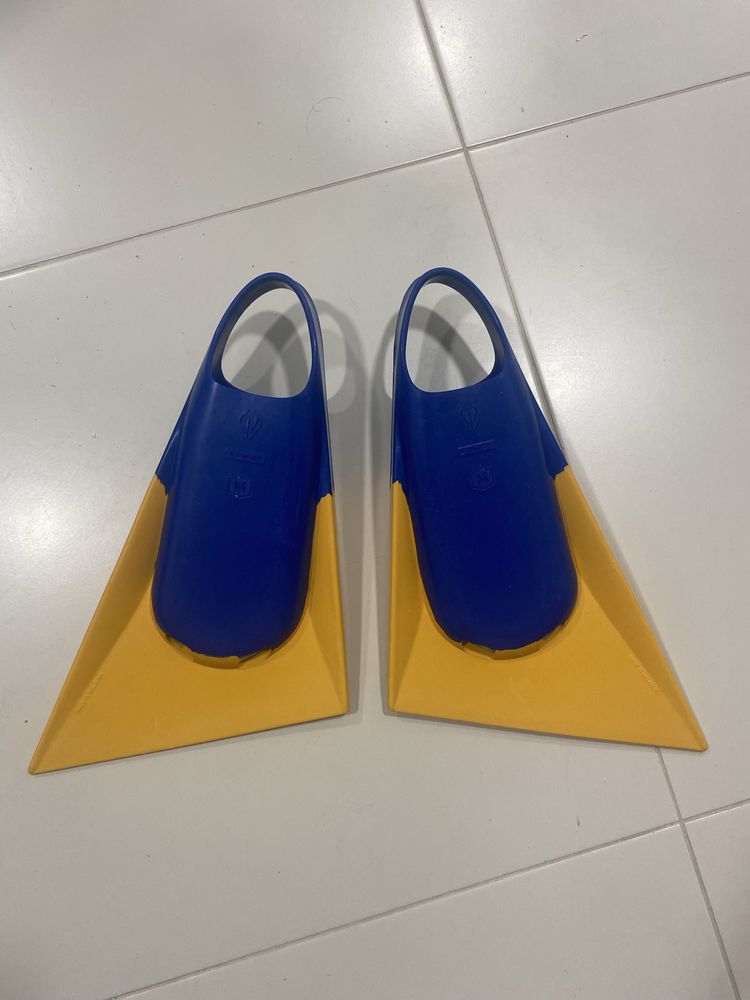 Pés de Pato NMD Alpha Azul/Amarelo