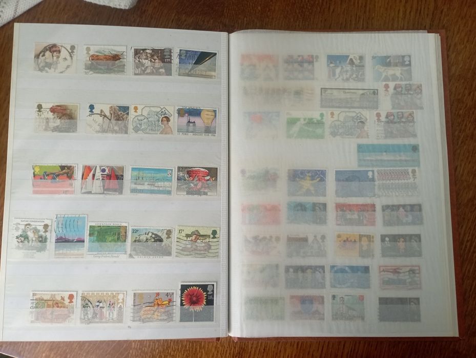 Альбом марок Англії №212