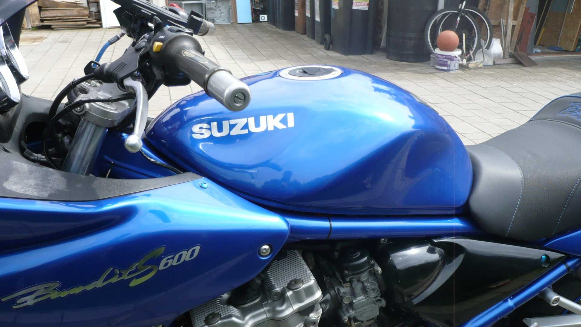 Suzuki Bandit 600 S 2004r olejak.