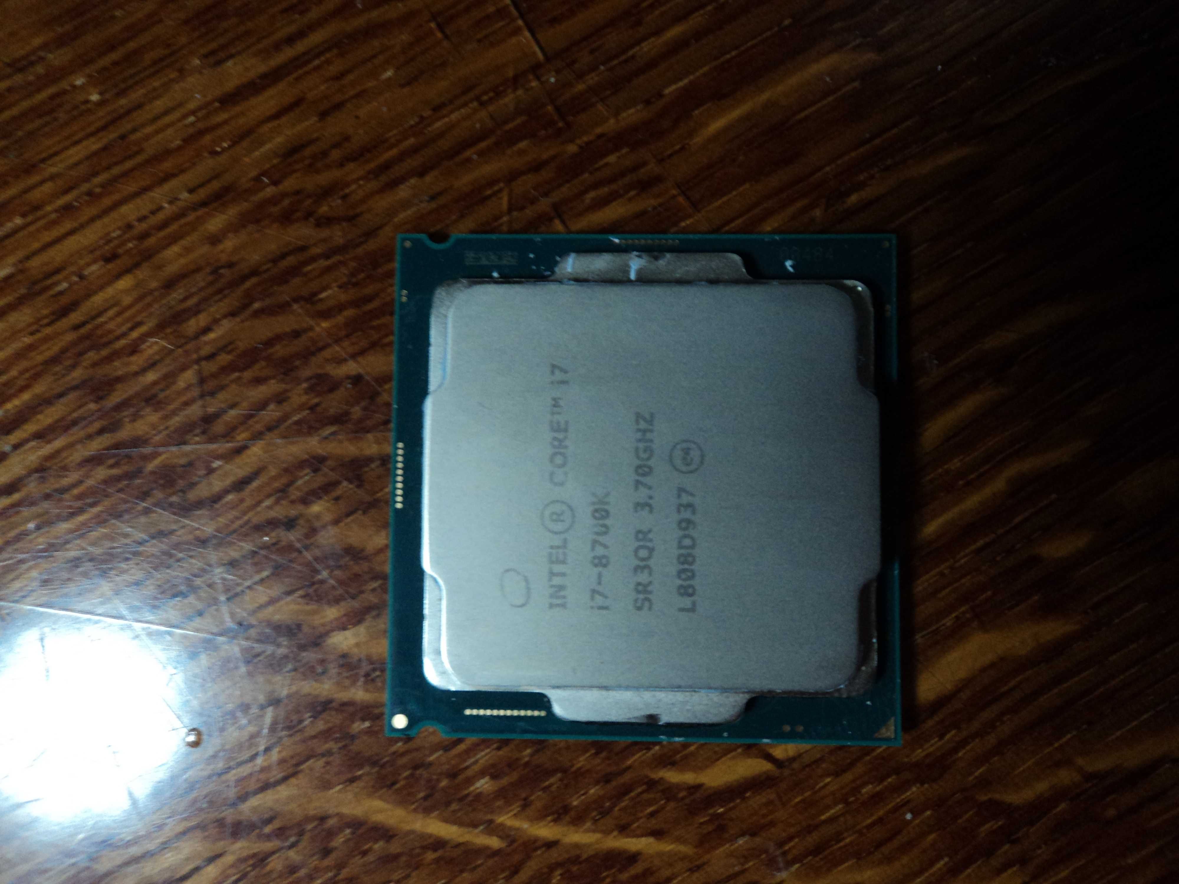 i7 8700k + ROG MAXIMUS X WIFI + 32GB DDR4 3600MHz