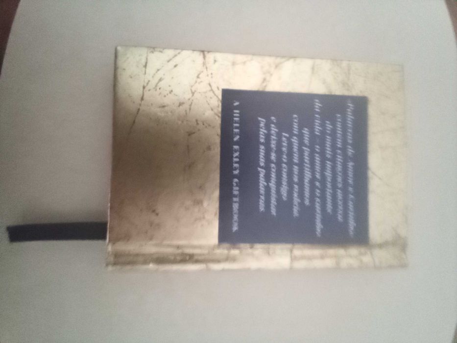 Vários livros 4€  e 3€ para desocupar gaia