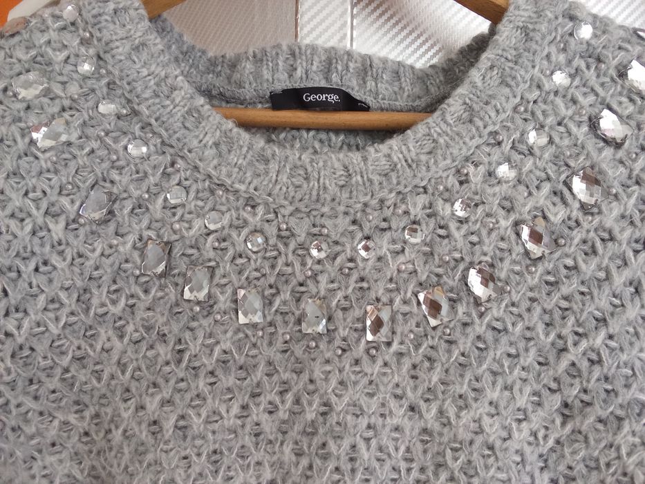 Sweter z cekinami.XXl